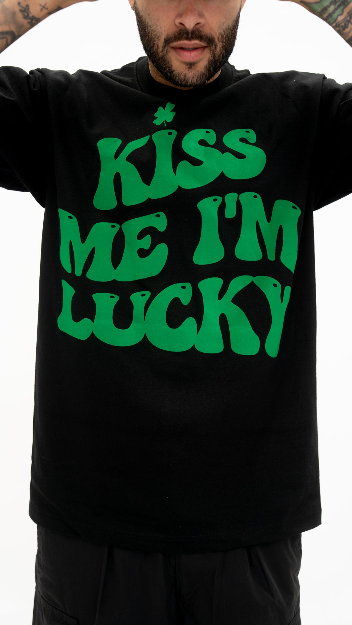 KISS ME IM LUCKY TEE - BLACK