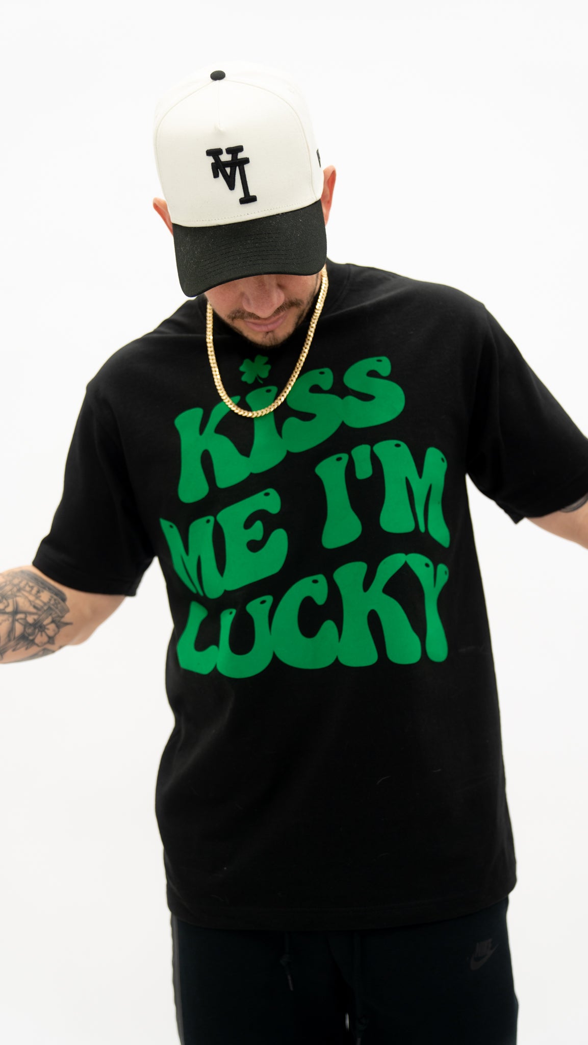 KISS ME IM LUCKY TEE - BLACK